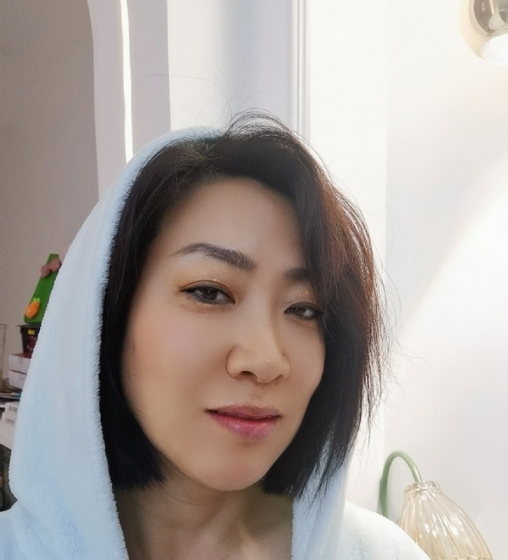 火玫瑰的第一张照片--驻马店相亲服务中心