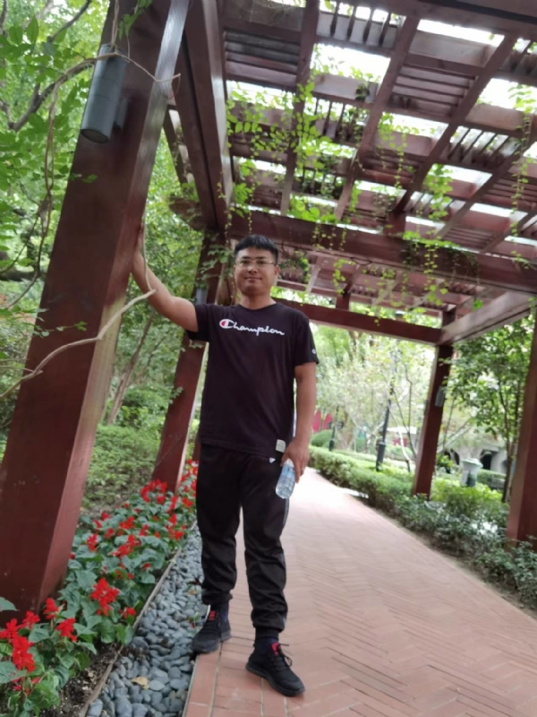 会飞的鱼的第二张照片--驻马店相亲服务中心