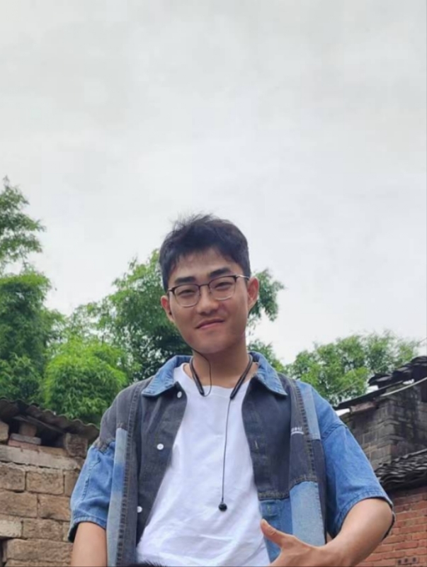 越努力越幸运的第一张照片--驻马店相亲服务中心