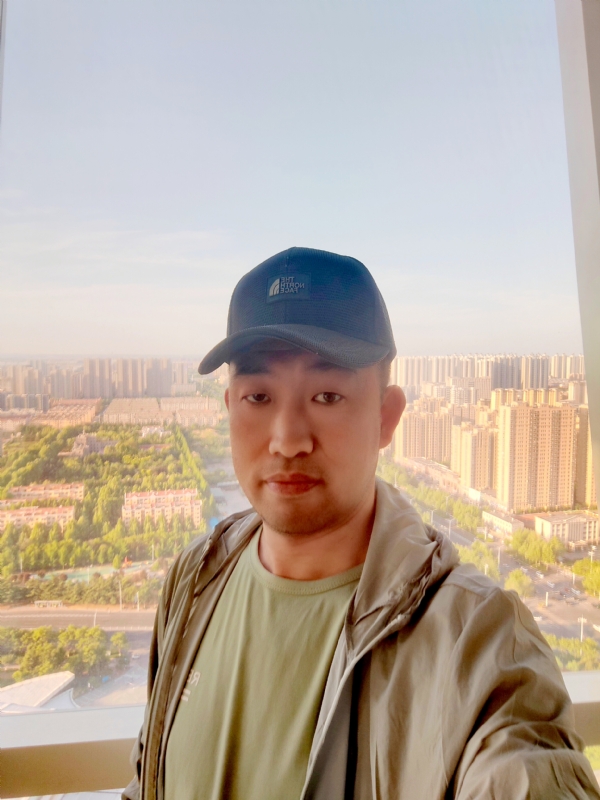 勇攀高峰的第一张照片--驻马店相亲服务中心