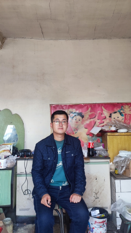 单身小王的第一张照片--驻马店相亲服务中心