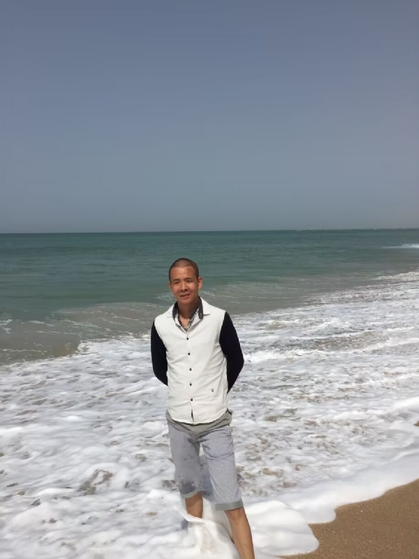 飞雪飘零的第二张照片--驻马店相亲服务中心