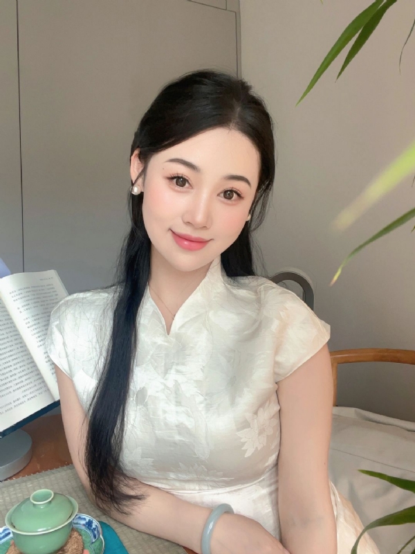 小慧的第一张照片--驻马店相亲服务中心