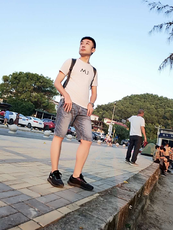 俊皓的第一张照片--驻马店相亲服务中心