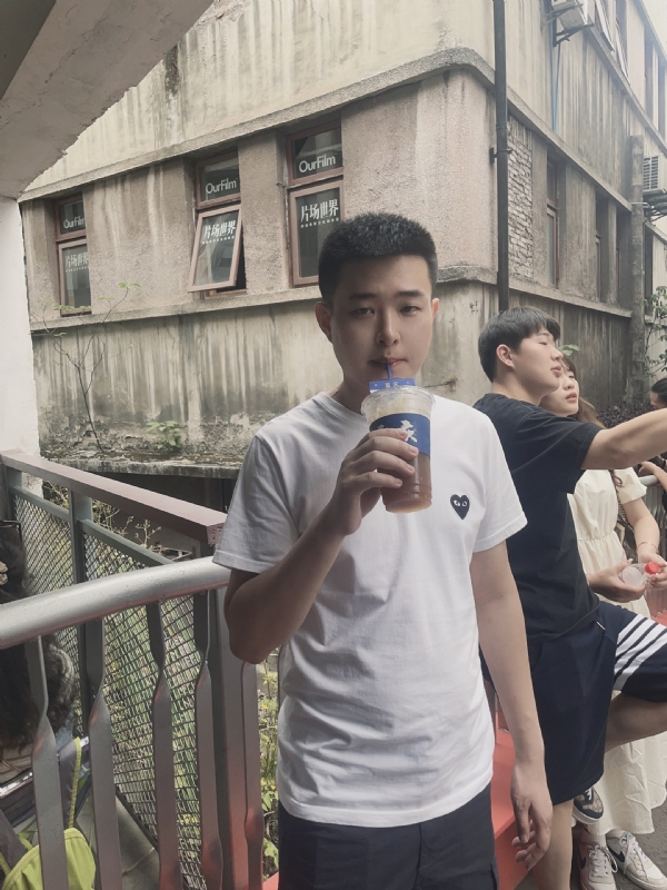 尚龙的第二张照片--驻马店相亲服务中心