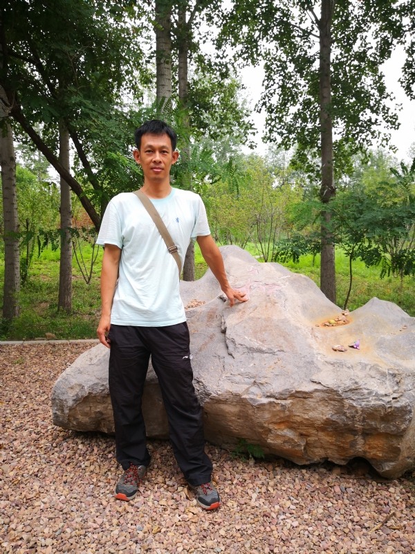 宠辱不惊的第一张照片--驻马店相亲服务中心