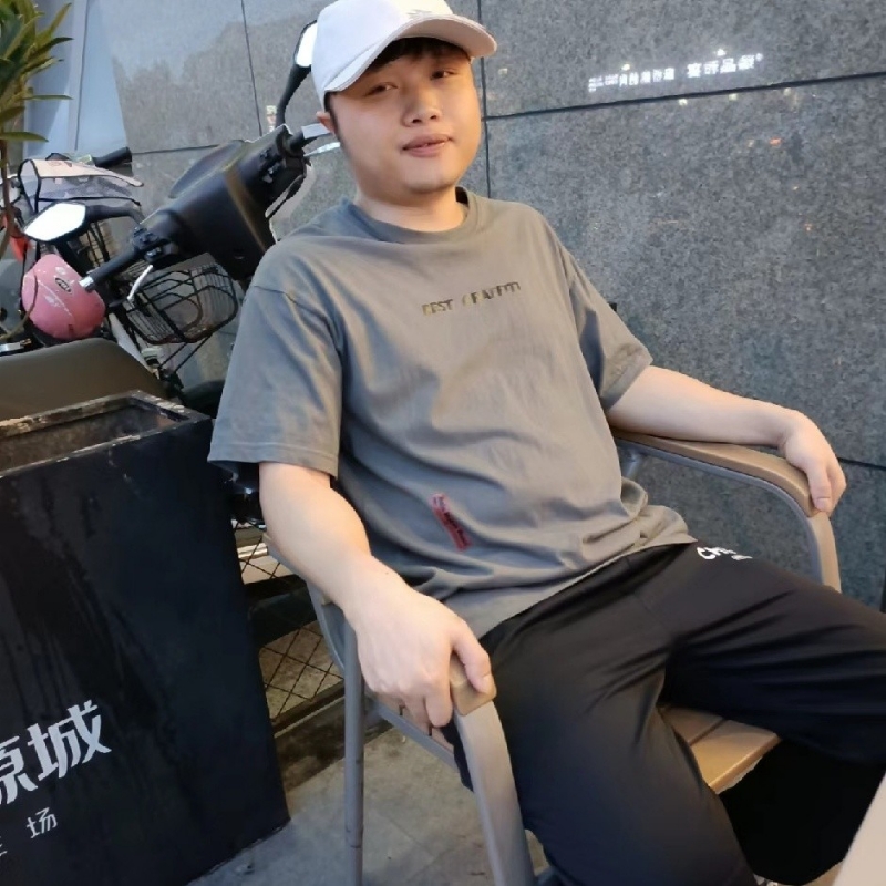 风吹半夏的第一张照片--驻马店相亲服务中心