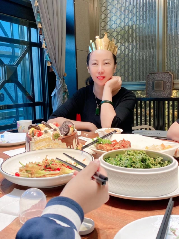 红红的第二张照片--驻马店相亲服务中心