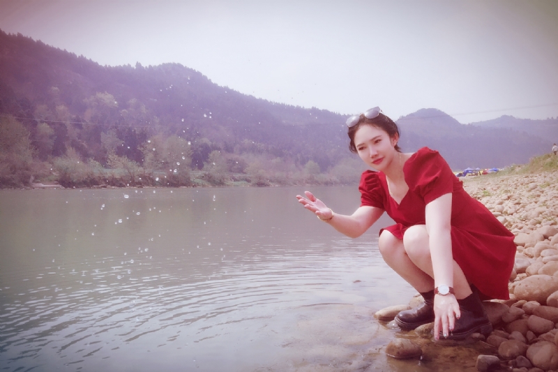 守候阳光的第一张照片--驻马店相亲服务中心