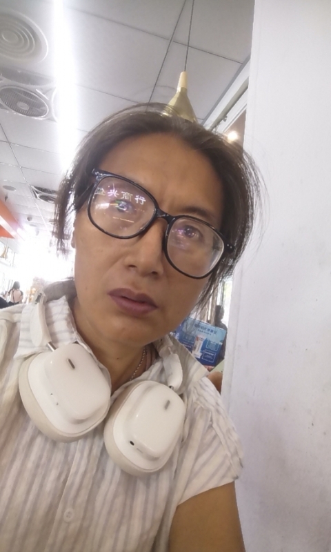 冬天的蔷薇的第三张照片--驻马店相亲服务中心