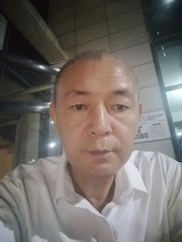 老李的第一张照片--驻马店相亲服务中心