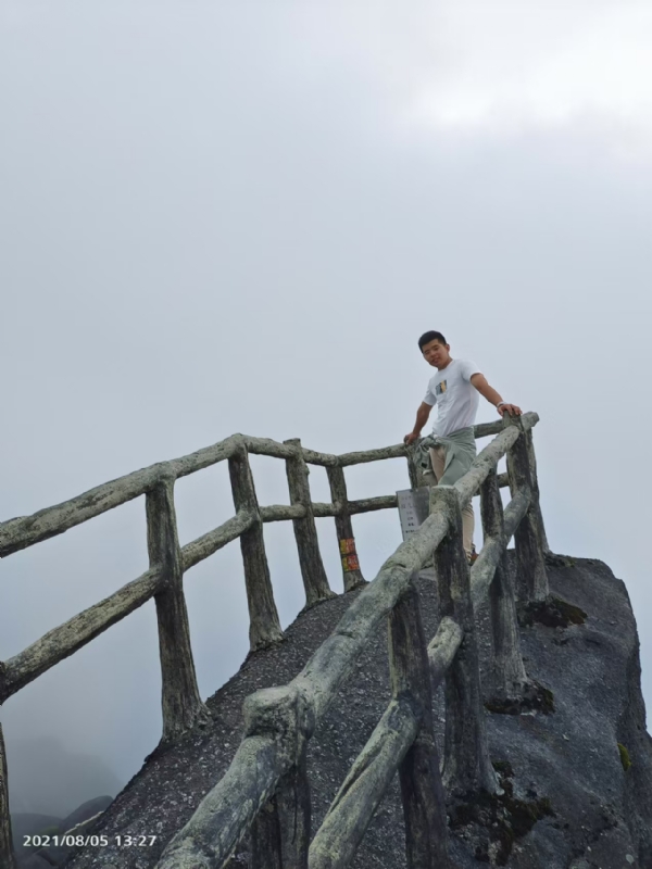 灰色轨迹的第一张照片--驻马店相亲服务中心