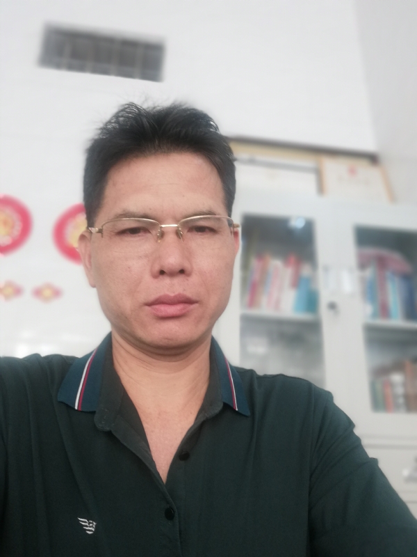 后视镜的第一张照片--驻马店相亲服务中心