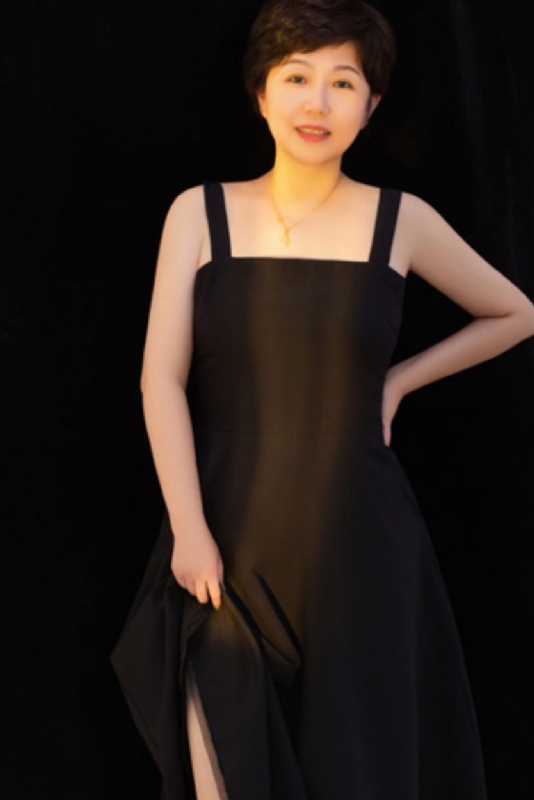 阿娜的第一张照片--驻马店相亲服务中心