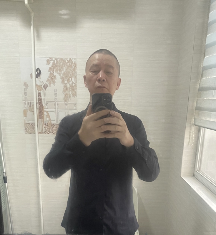 荣哥的第一张照片--驻马店相亲服务中心