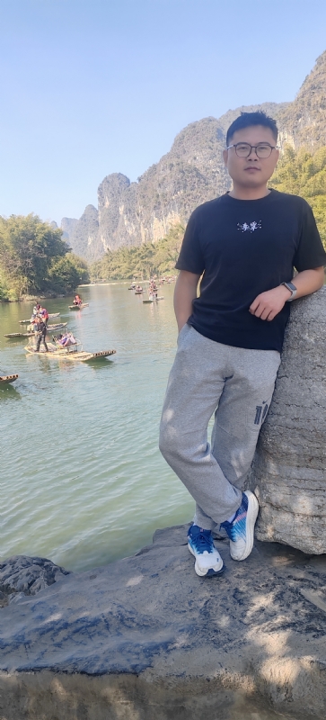 受过伤的狼的第二张照片--驻马店相亲服务中心