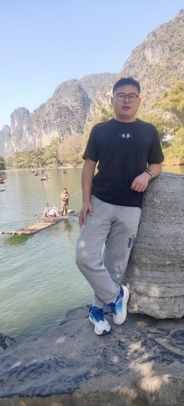 受过伤的狼的第三张照片--驻马店相亲服务中心