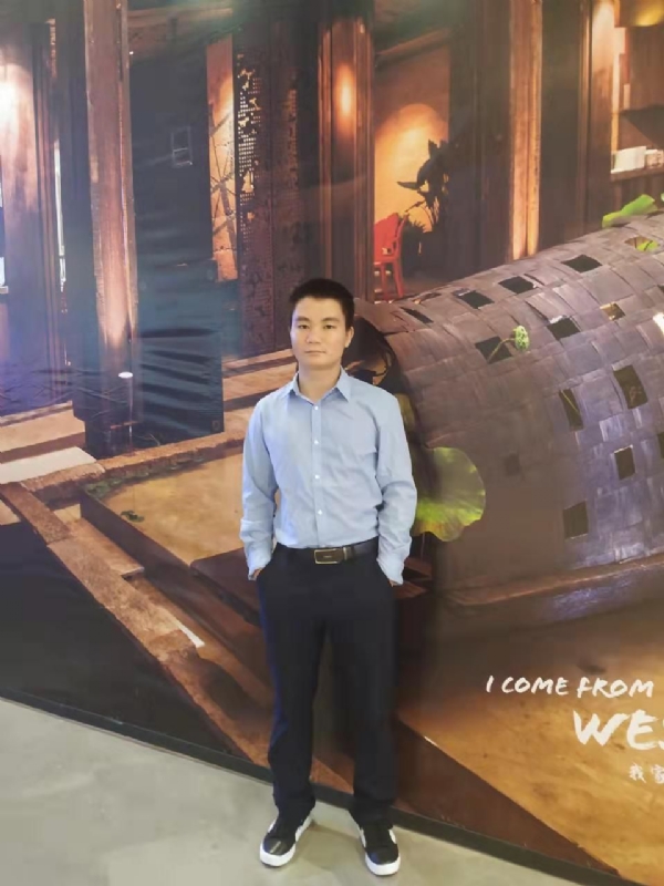 梧桐枫叶的第一张照片--驻马店相亲服务中心