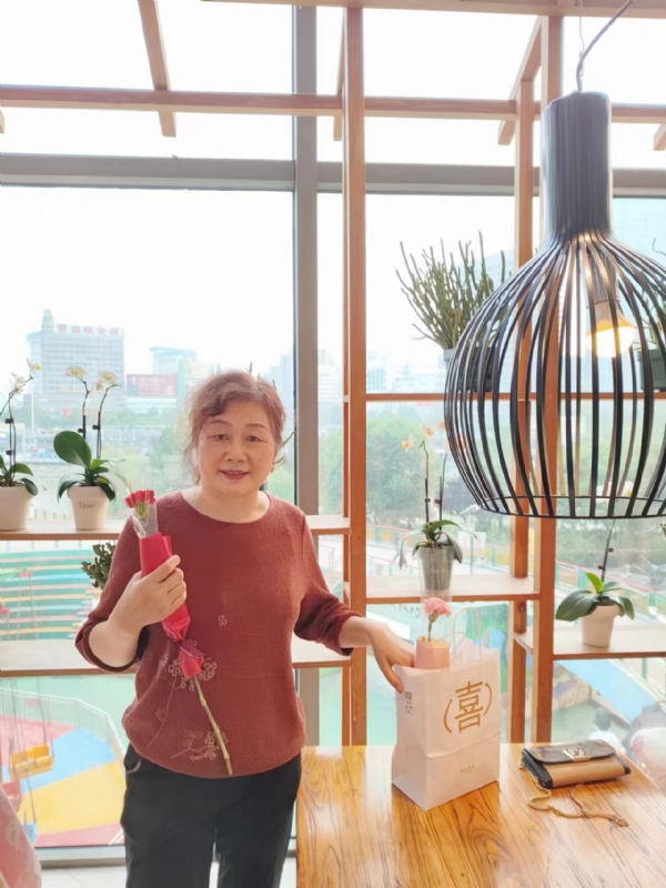 静香的第一张照片--驻马店相亲服务中心