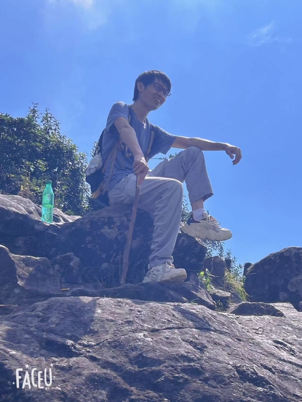 落叶之秋的第一张照片--驻马店相亲服务中心