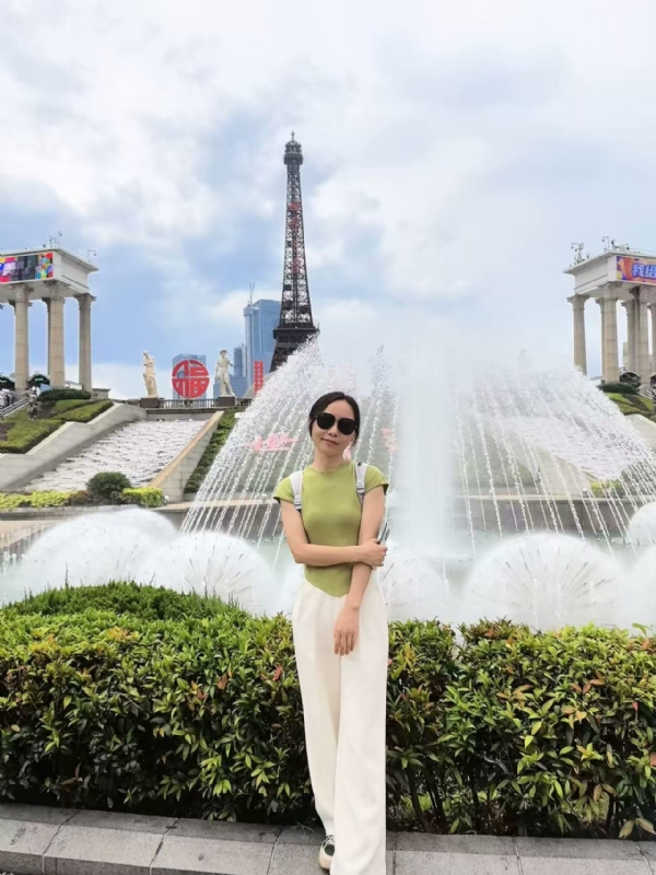 秋风落叶的第一张照片--驻马店相亲服务中心