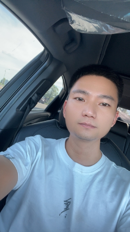 小江的第三张照片--驻马店相亲服务中心