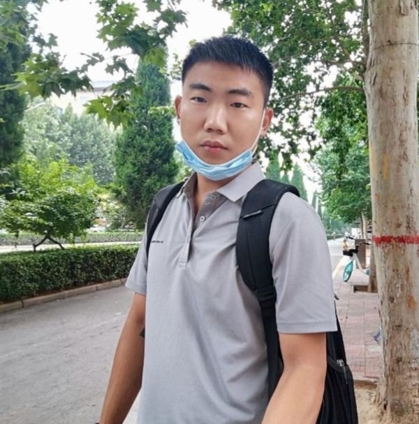 90年男征婚的第一张照片--驻马店相亲服务中心