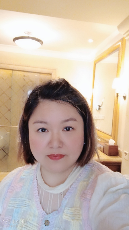 衎静玲瓏的第二张照片--驻马店相亲服务中心