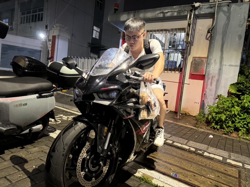 Uhiii的第一张照片--驻马店相亲服务中心