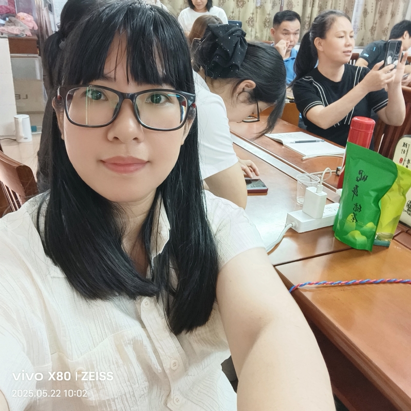 雯城慧敏的第一张照片--驻马店相亲服务中心