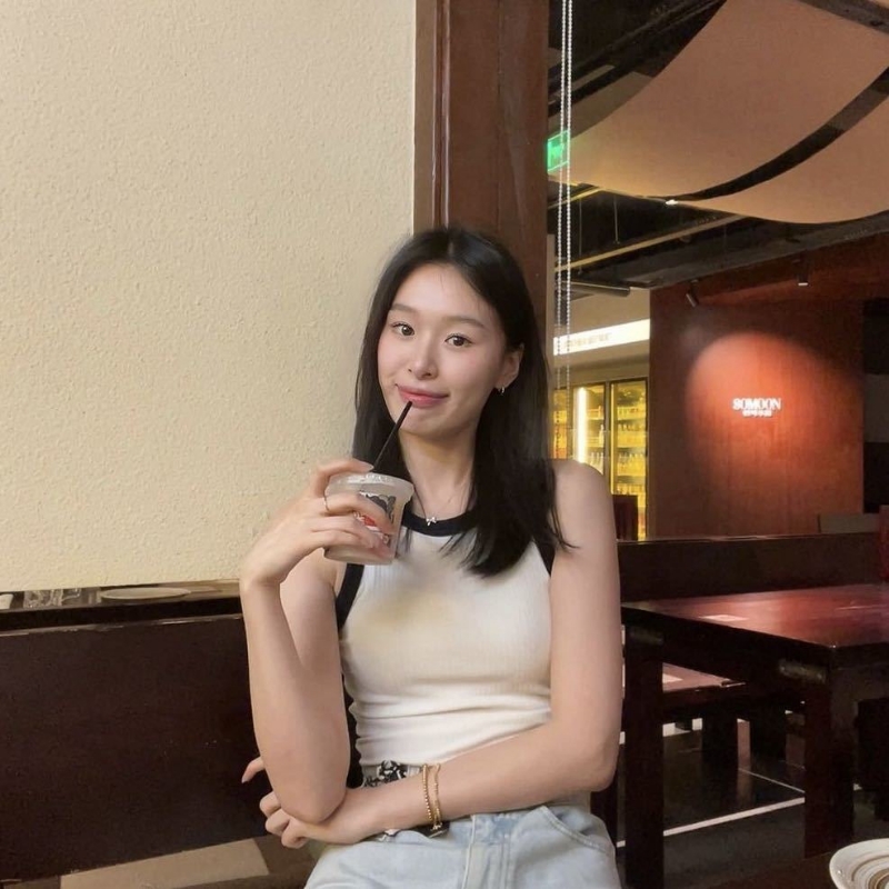 羽毛的第一张照片--驻马店相亲服务中心