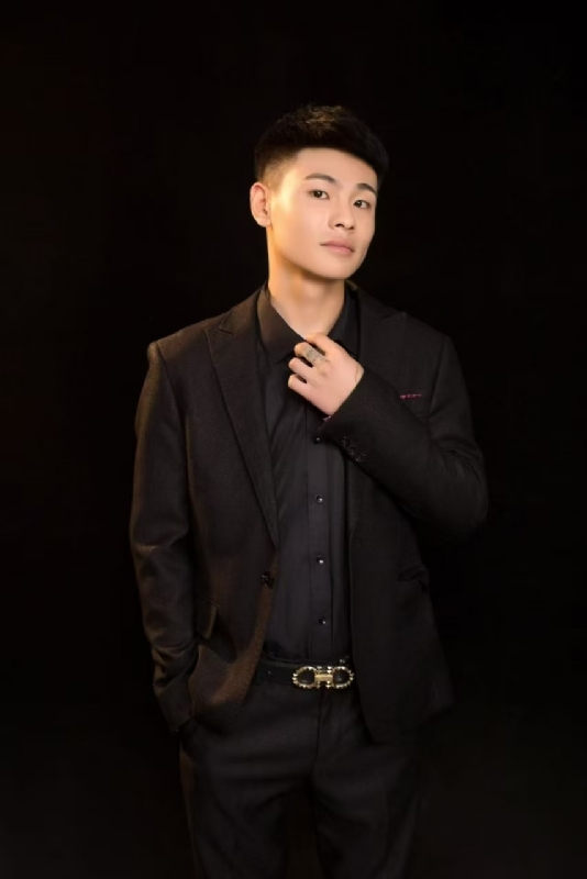 刘小船的第一张照片--驻马店相亲服务中心