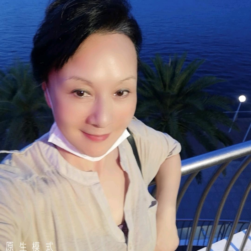 hong的第一张照片--驻马店相亲服务中心