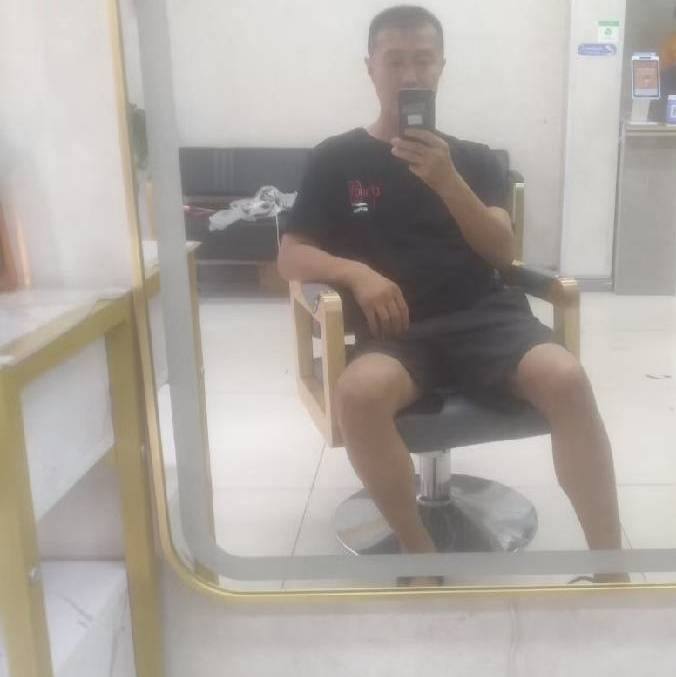 闫杰的第一张照片--驻马店相亲服务中心