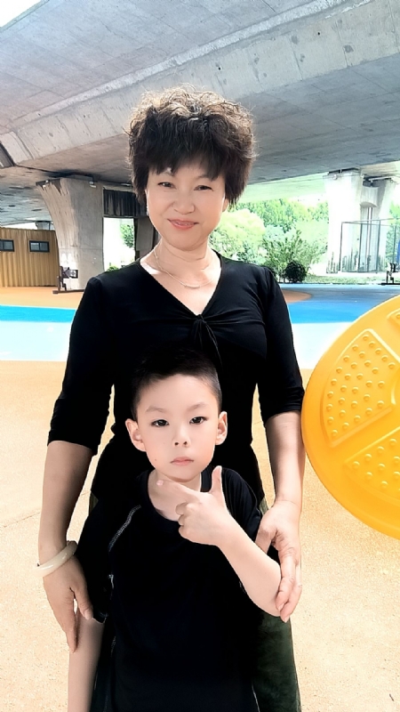 火凤凰的第一张照片--驻马店相亲服务中心