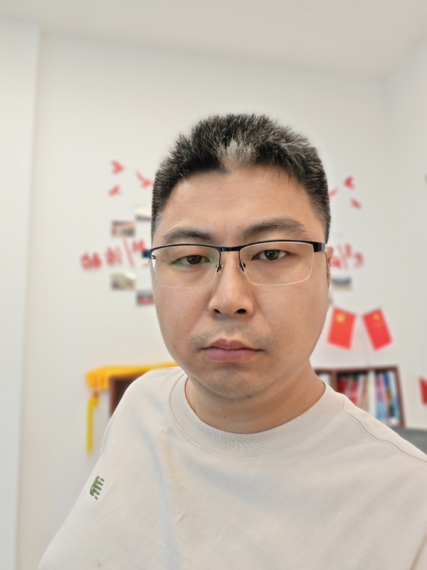 苦海寻舟的第一张照片--驻马店相亲服务中心