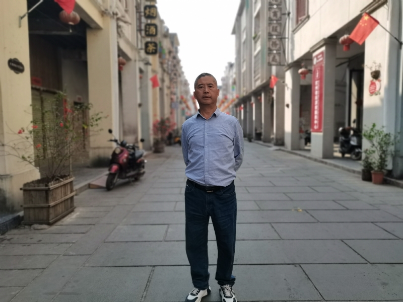 一粒尘埃的第一张照片--驻马店相亲服务中心