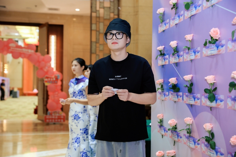 被驯服的象的第一张照片--驻马店相亲服务中心