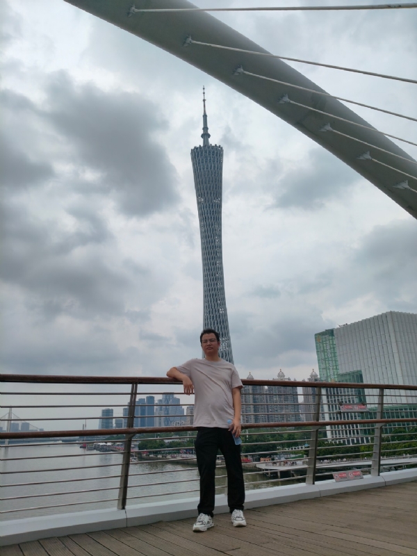 幻胧的第一张照片--驻马店相亲服务中心