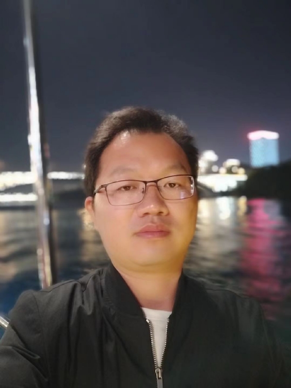 祝你平安的第一张照片--驻马店相亲服务中心