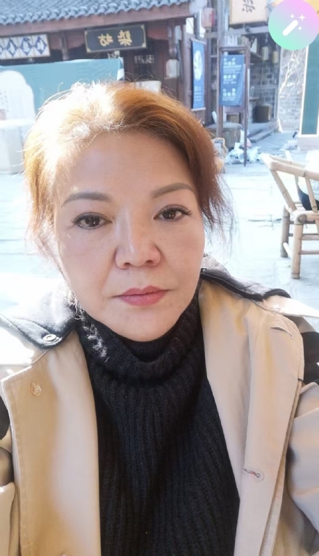 宛霞的第二张照片--驻马店相亲服务中心