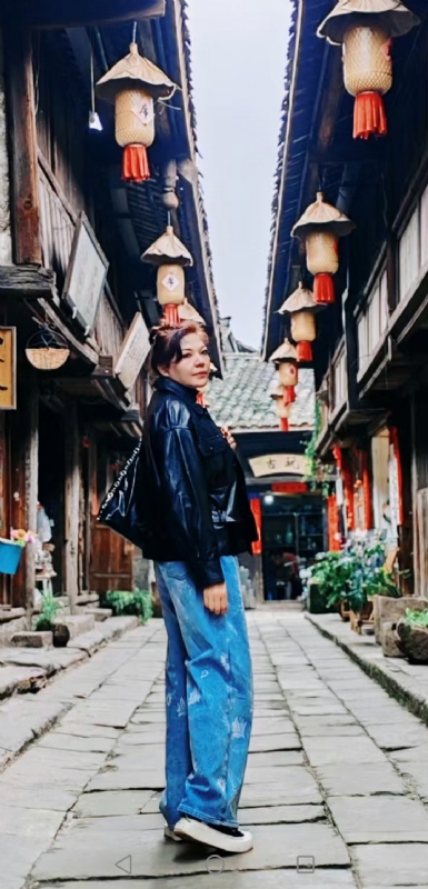 宛霞的第五张照片--驻马店相亲服务中心