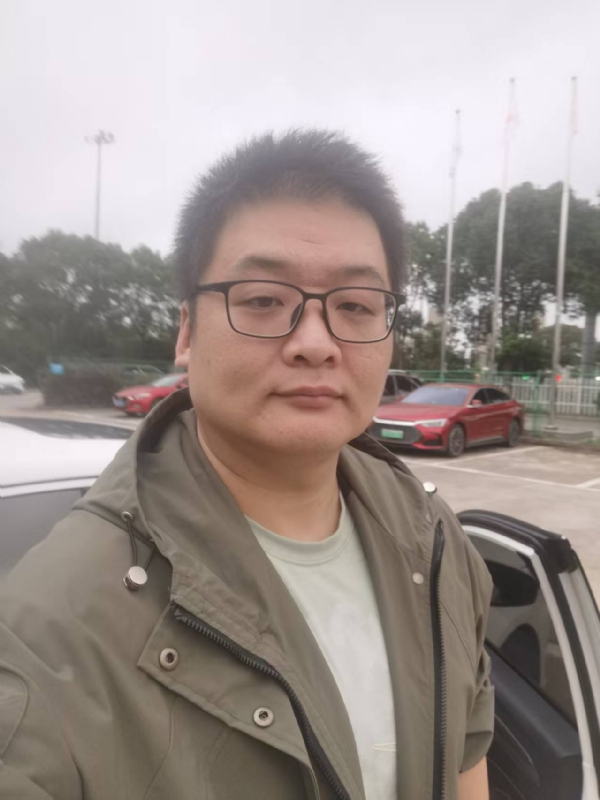 Russell的第一张照片--驻马店相亲服务中心