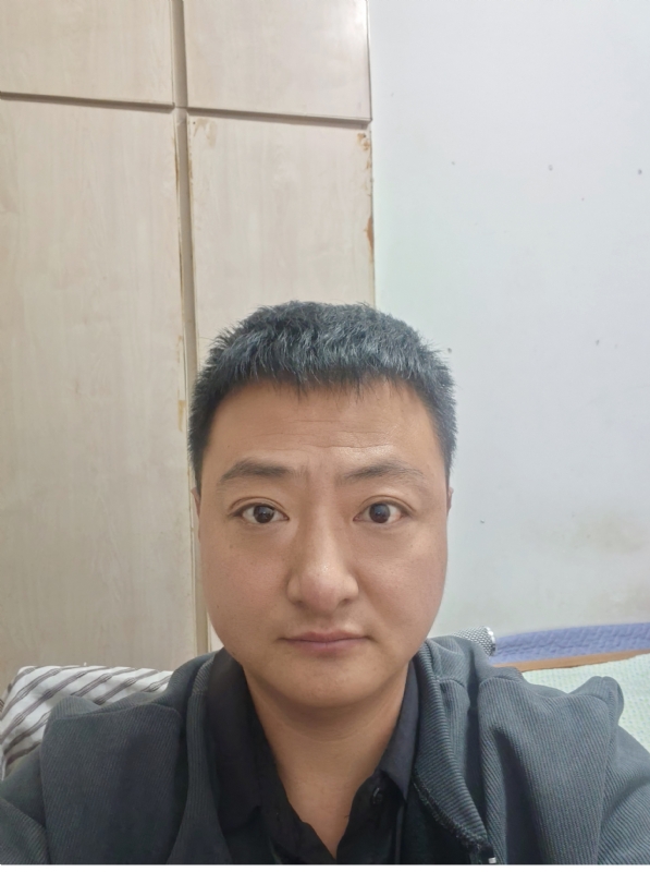 追爱大叔的第一张照片--驻马店相亲服务中心