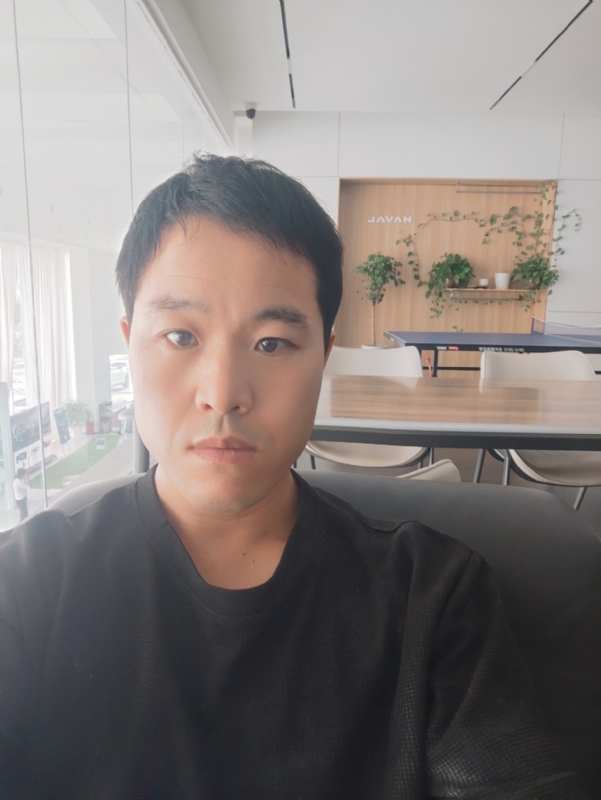 吊挂看风景的第一张照片--驻马店相亲服务中心