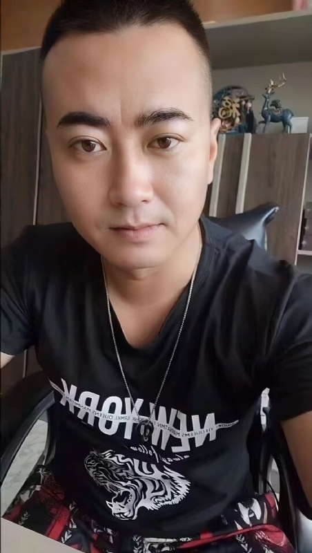 Luck耀的第一张照片--驻马店相亲服务中心