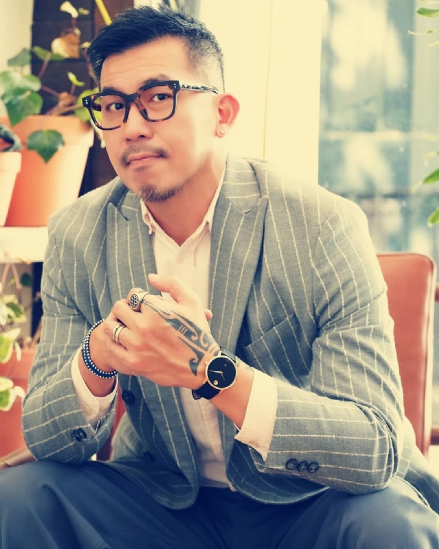 晚风渡半舟的第一张照片--驻马店相亲服务中心