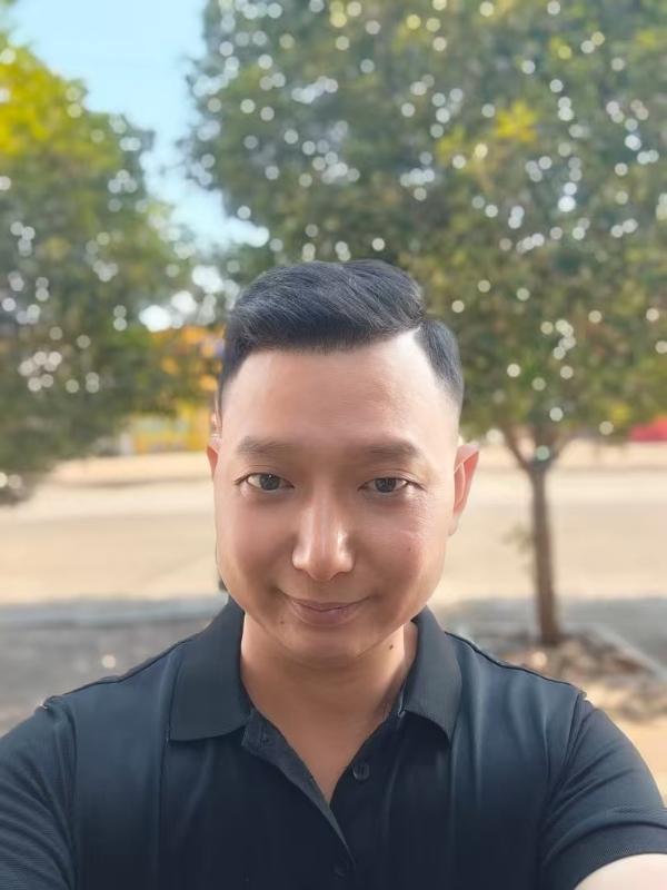 巷子里的猫的第一张照片--驻马店相亲服务中心