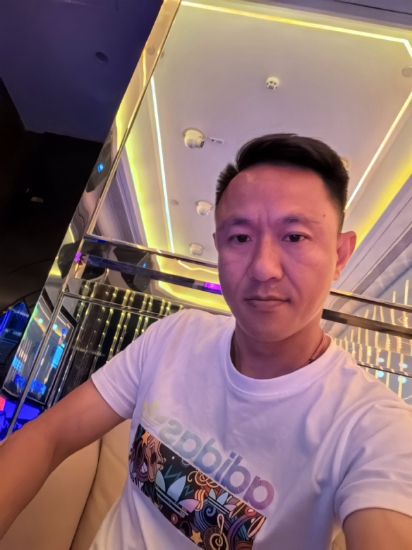 辞岸的第二张照片--驻马店相亲服务中心