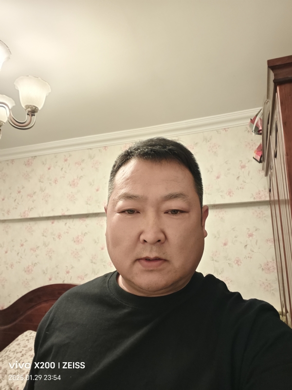 峰哥的第一张照片--驻马店相亲服务中心